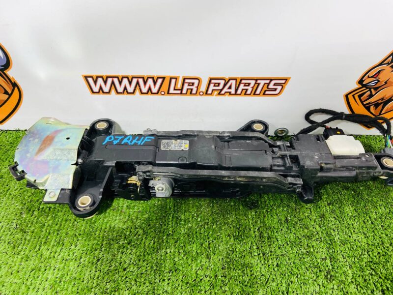 LR135300 The door handle is front right Range Rover Velar L560 (2018-) used - Image 14