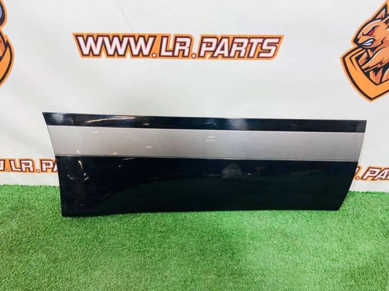 LR146635 Rear right door molding Range Rover Velar L560 (2018-) USED - Image 16
