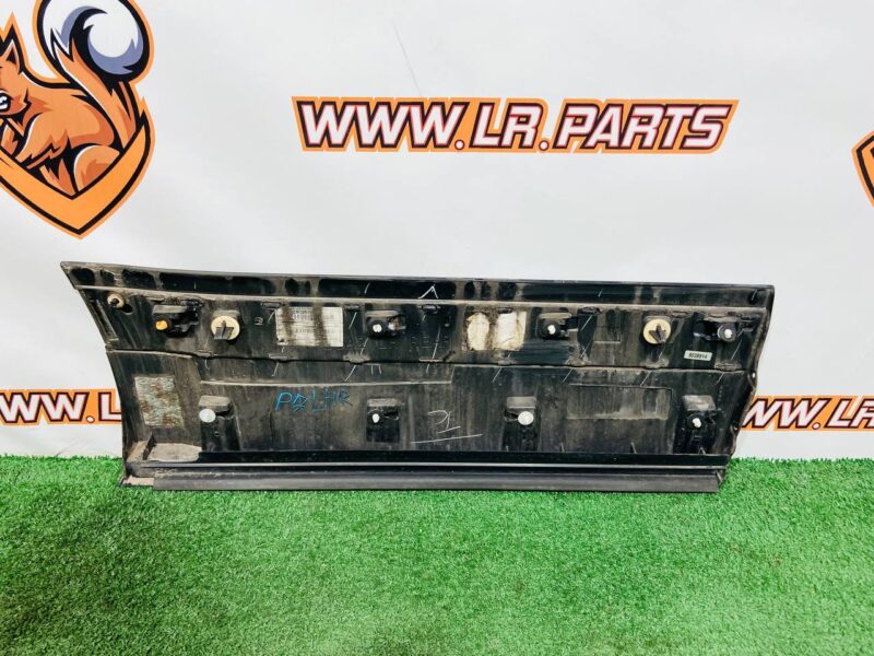 LR146637 Molding of the door of the rear left Range Rover Velar L560 (2018-) used - Image 16