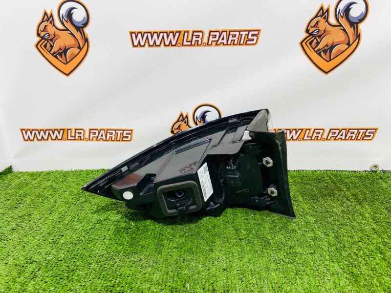 LR164046 Right rear wing lamp for 2019 Land Rover Discovery Sport L550 (2015-) cost 250 € in stock 1 pcs.
