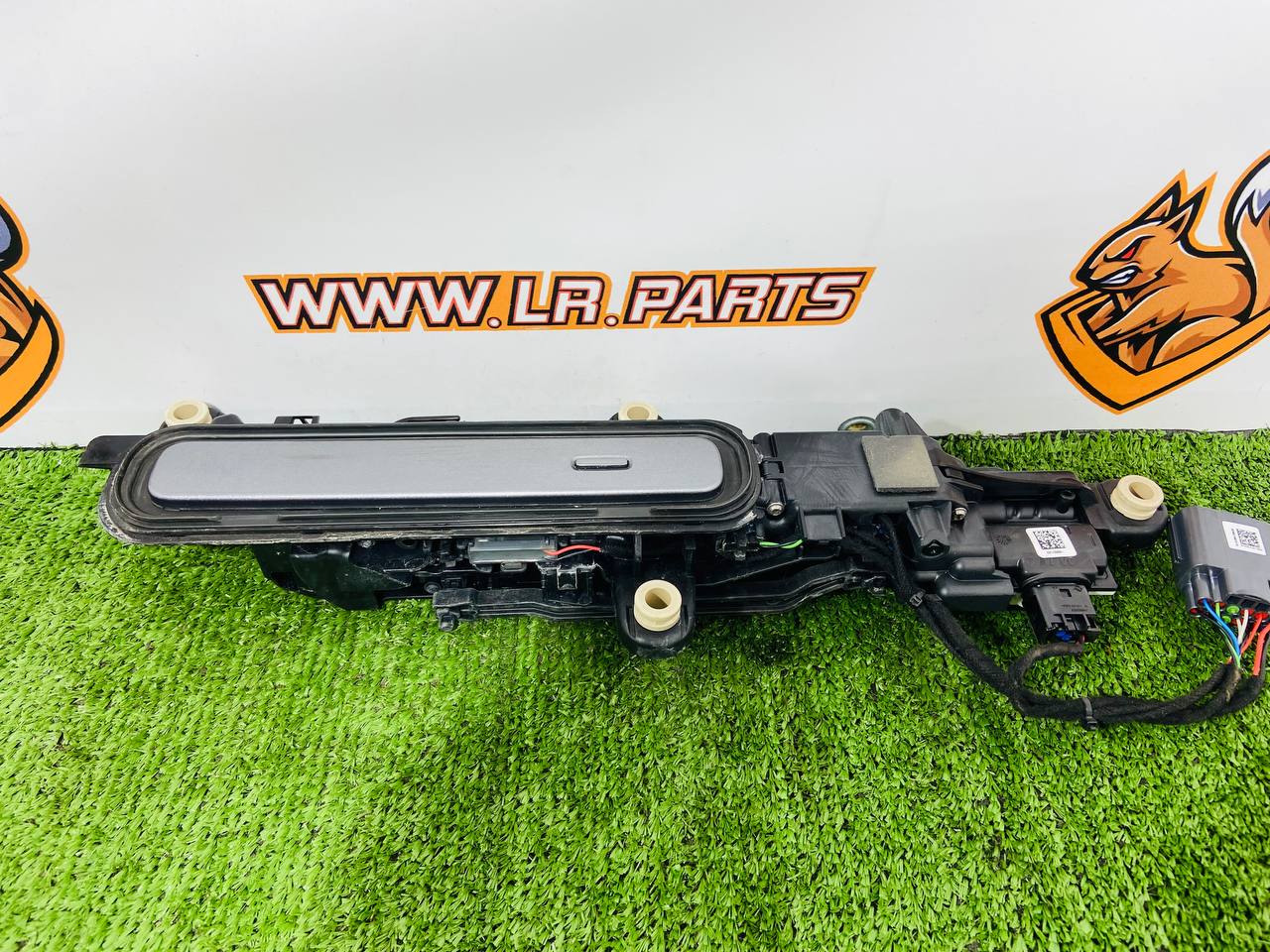 LR178959 The door handle is the rear right Range Rover Velar L560 (2018-) - Image 15