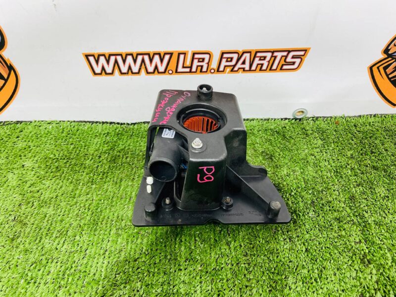 T2H7484 Cooling of the projection screen Jaguar F-Pace X761 (2017-) Used cost  € in stock 1 pcs.