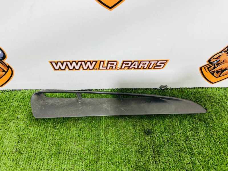 T2R22175 Front bumper grate Jaguar F-Pace X761 (2017-) used cost  € in stock 1 pcs.