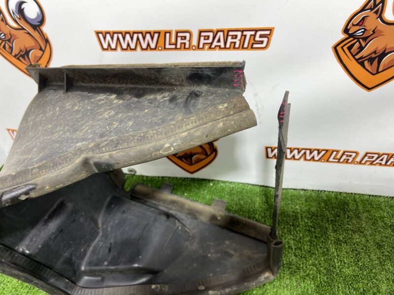 T4A17885 Radiator duct right Jaguar F-Pace X761 (2017-) Used cost  € in stock 2 pcs.