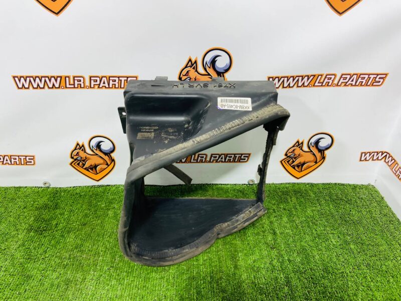 T4A17886 Radiator duct left Jaguar F-Pace X761 (2017-) Used cost  € in stock 1 pcs.