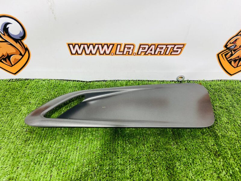 T4A17906 Hood Vent Trim Right Jaguar F-Pace X761 (2017-) Used cost  € in stock 1 pcs.