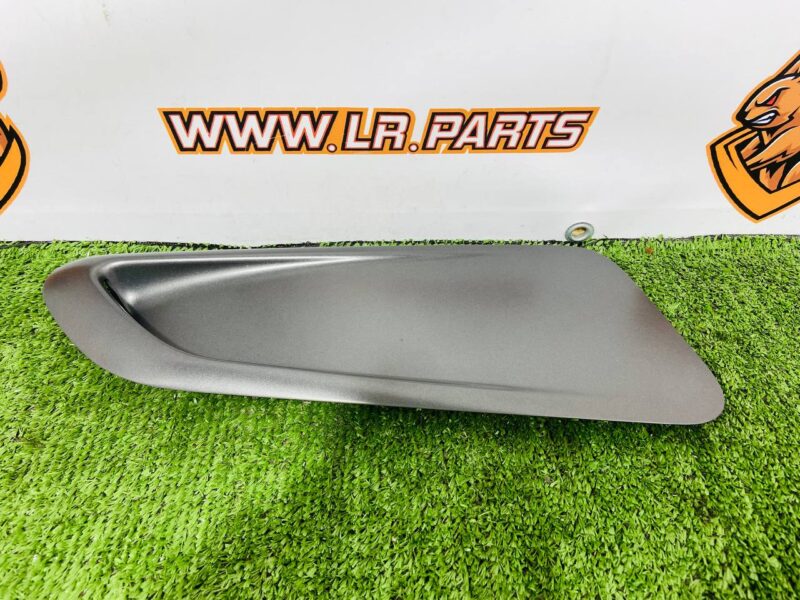 T4A17907 Hood Vent Trim Left Jaguar F-Pace X761 (2017-) Used cost  € in stock 1 pcs.