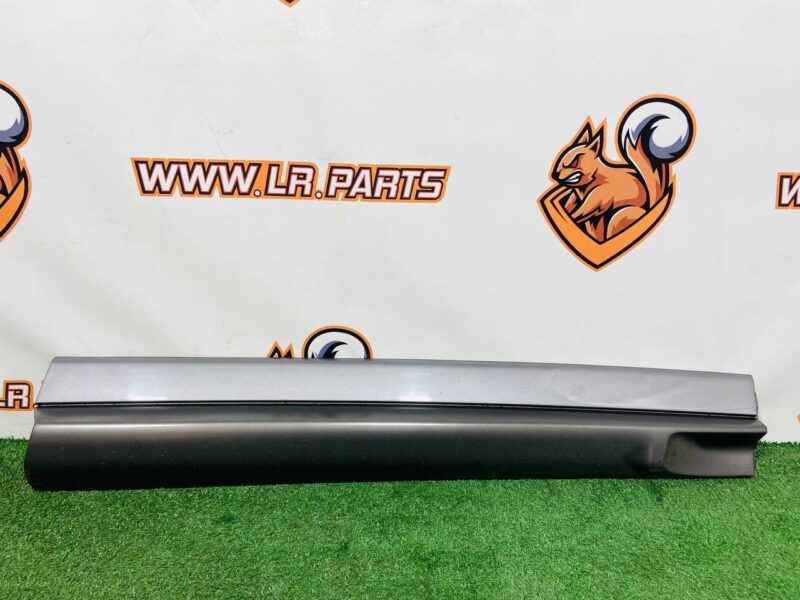 T4A34364LML Front right door molding Jaguar F-Pace X761 (2017-) Used cost  € in stock 1 pcs.