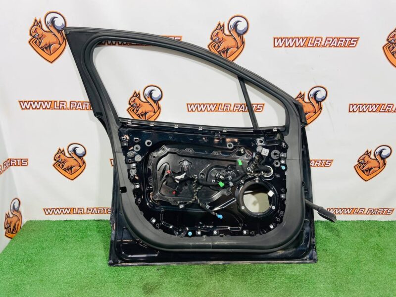 T4K1542 Front left door Jaguar I-Pace X590 (2018-) Used cost 650 € in stock 3 pcs.
