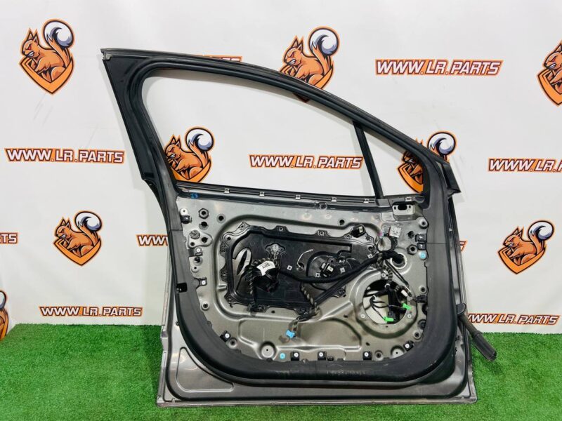 T4K1542 Front left door Jaguar I-Pace X590 (2018-) Used cost 650 € in stock 3 pcs.