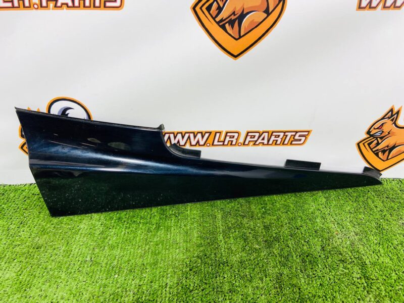 T4K1747LML Roof trim element with reinforcement right Jaguar I-Pace X590 (2018-) USED cost 55 € in stock 4 pcs.
