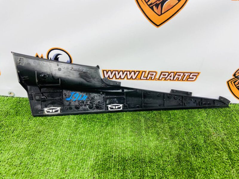 T4K1748LML Roof trim element with reinforcement left Jaguar I-Pace X590 (2018-) USED cost 50 € in stock 4 pcs.