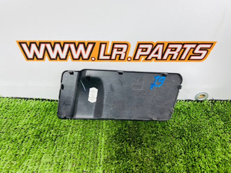 T4K6321 Trunk trim right center Jaguar I-Pace X590 (2018-) Used cost 35 € in stock 1 pcs.