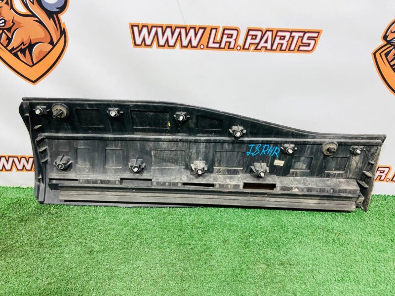 T4K9214LML Molding door rear right lower Jaguar I-Pace X590 (2018-) Used - Image 22
