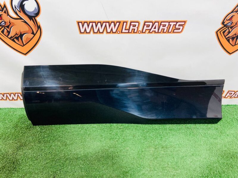 T4K9215LML Rear left lower door molding Jaguar I-Pace (2018-) Used - Image 17