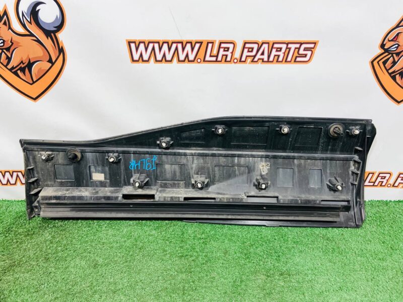 T4K9215LML Rear left lower door molding Jaguar I-Pace (2018-) Used - Image 18