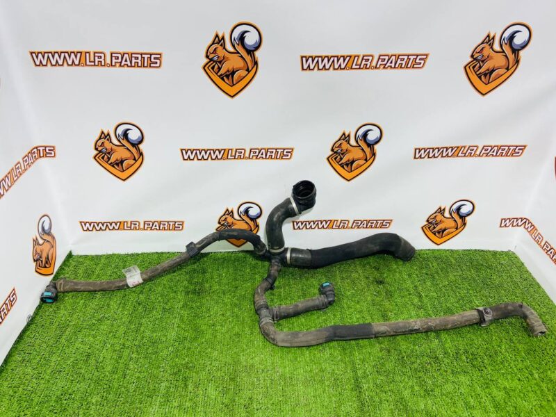T4N21498 Upper Radiator Hose Jaguar F-Pace X761 (2017-) Used cost  € in stock 2 pcs.