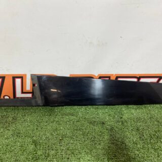 LR072961 Rear left door vertical molding Range Rover Sport L494 (2014-2022) Used cost 30 € in stock 1 pcs.