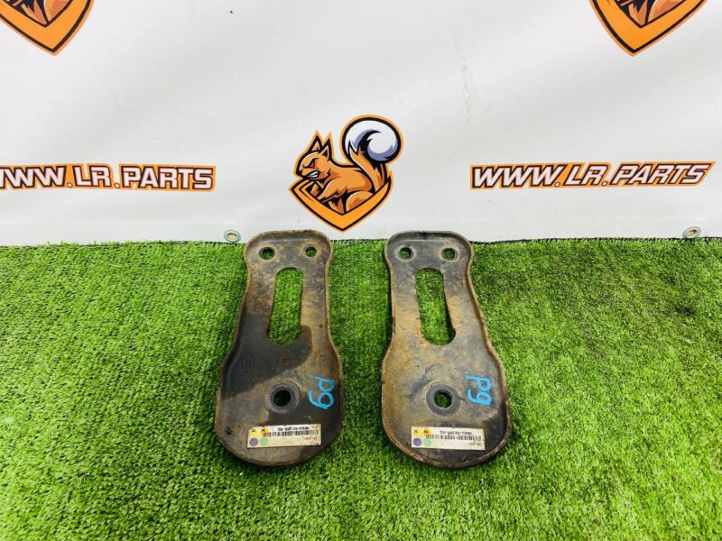 LR090449 Rear beam bracket (rear) RANGE ROVER VELAR (L560) Used cost 15 € in stock 1 pcs.