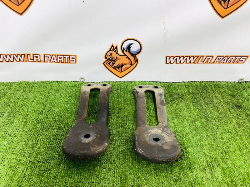 LR090449 Rear beam bracket (rear) RANGE ROVER VELAR (L560) Used cost 15 € in stock 1 pcs.