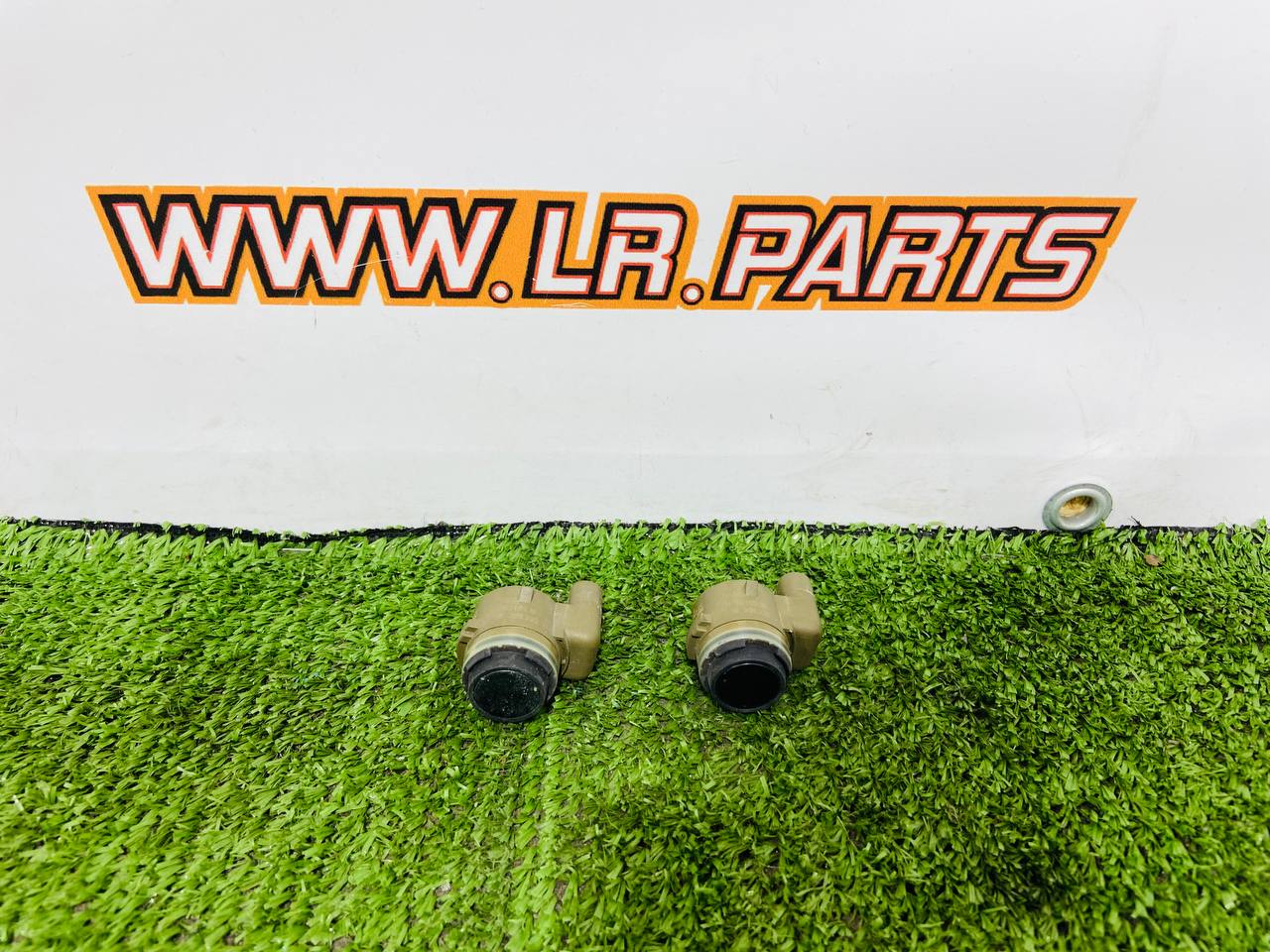 LR095414 Front/Rear Parking Sensor 2018- Range Rover Sport L494 (2014-2022) Used cost 60 € in stock 2 pcs.