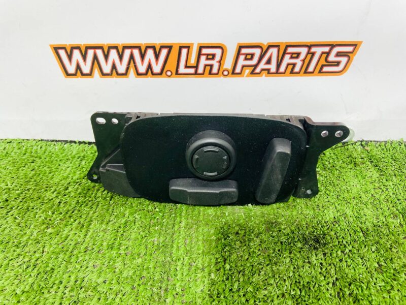 LR099164 Electric seat adjustment switch left Range Rover Sport L494 (2014-2022) Used cost  € in stock 2 pcs.