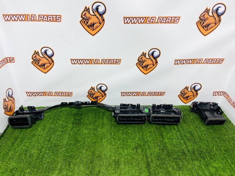 LR117738KIT Deflector into the torpedo set Range Rover Evoque New L551 (2019-) Used cost  € in stock 1 pcs.