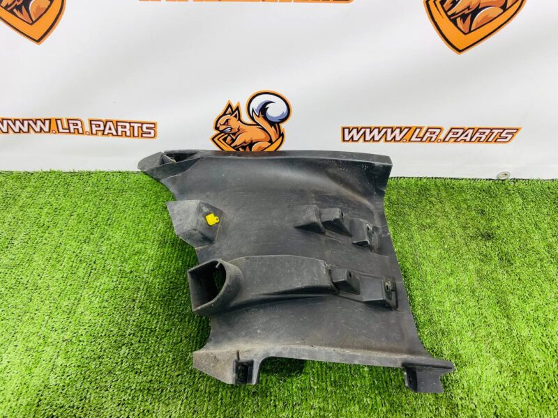 LR135640 Bracket air duct support right Range Rover Evoque New L551 (2019-) Used cost  € in stock 1 pcs.