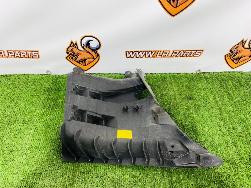 LR135644 Bracket air duct support left Range Rover Evoque New L551 (2019-) used cost  € in stock 1 pcs.