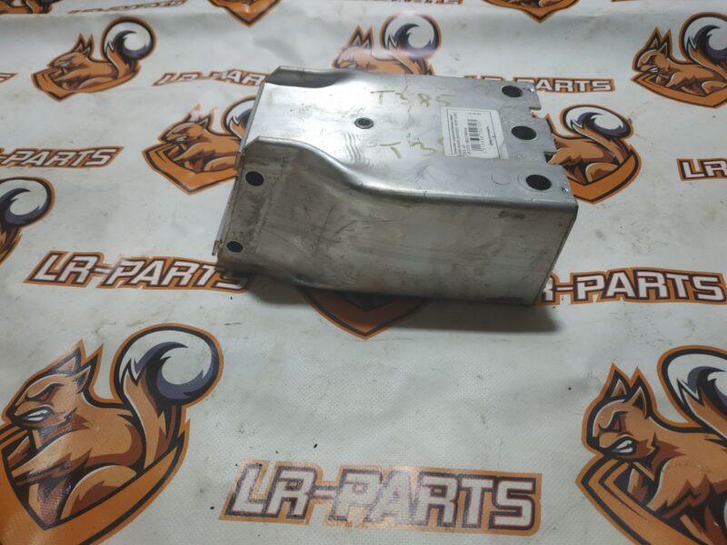 LR137237 Bumper Booster Bracket Left LAND ROVER DISCOVERY SPORT (L550) 2015- Used cost 50 € in stock 1 pcs.