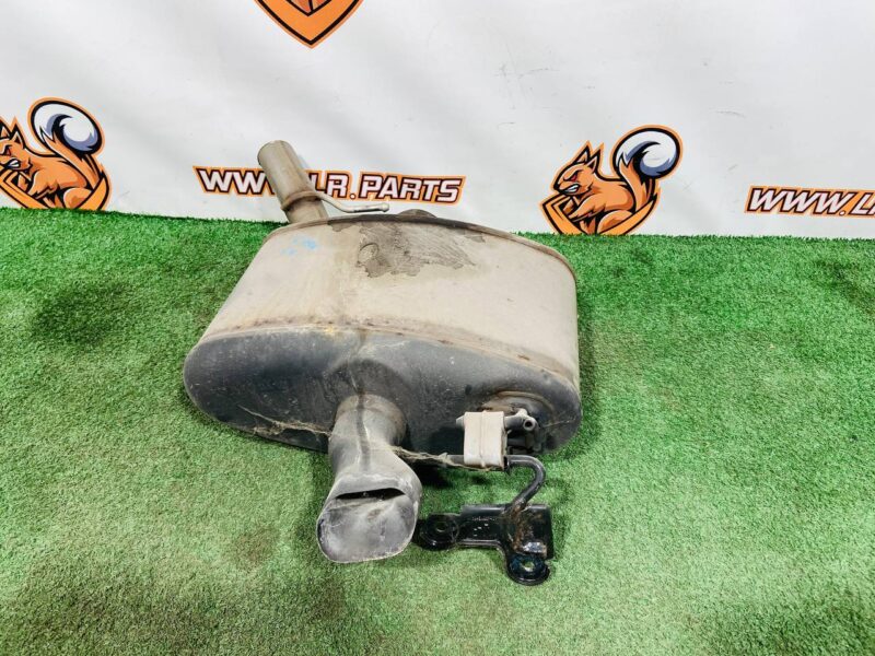LR146140 Left rear muffler 3.0D Range Rover Sport L494 (2014-2022) used cost 200 € in stock 1 pcs.