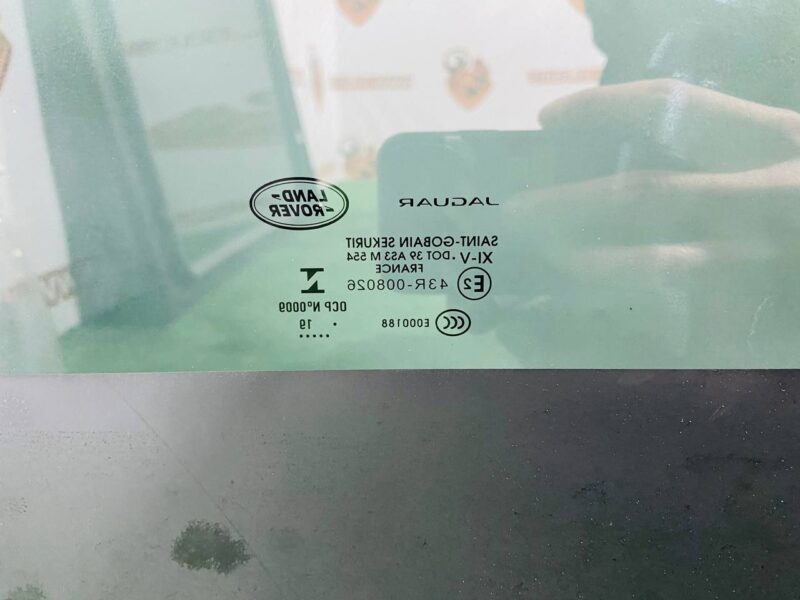 LR156858 Rear panoramic roof glass Range Rover Velar L560 (2018-) Used - Image 12
