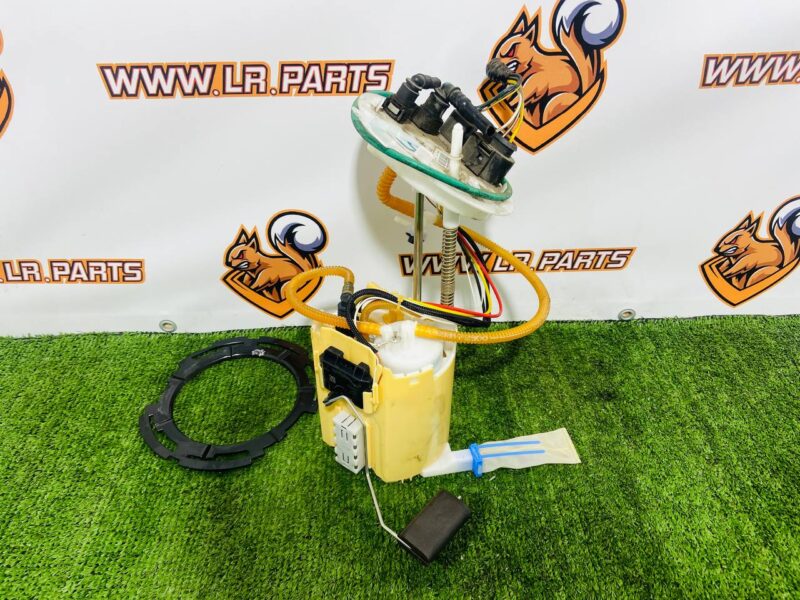 T4A17195 Fuel pump 2.0 petrol Jaguar F-Pace X761 (2017-) Used cost 200 € in stock 1 pcs.