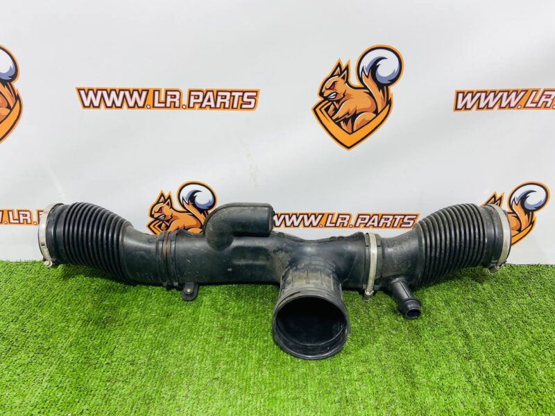 T4A26763 Air filter intake pipe for Jaguar F-Pace X761 (2017-) Used cost  € in stock 1 pcs.