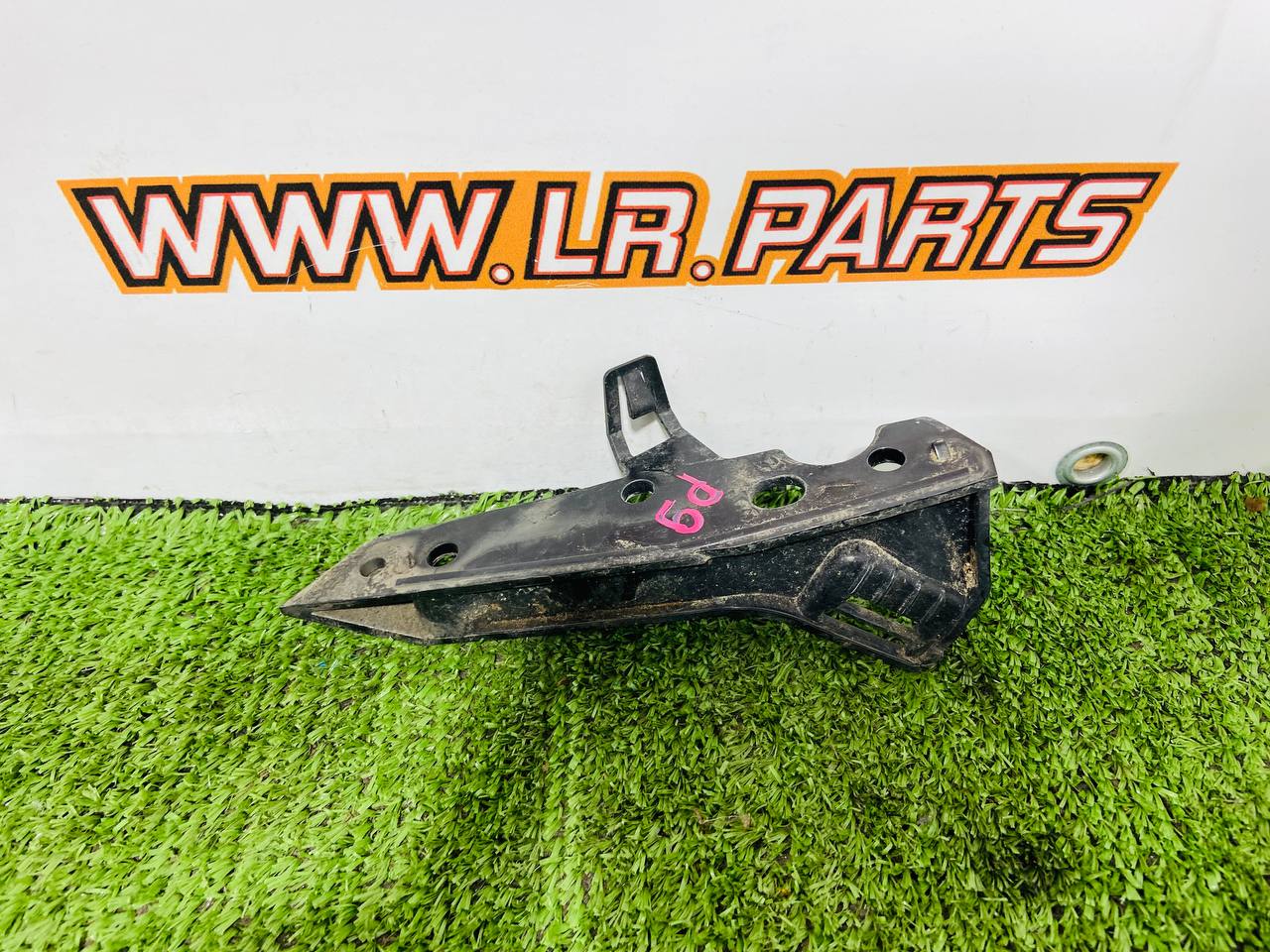 T4A6235 Right bumper bracket Kronstein Jaguar F-Pace X761 (2017-) Used - Image 16