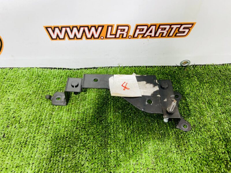 LR060076 Bracket for Range Rover L405 (2013-2021) radar mount Used cost 25 € in stock 1 pcs.