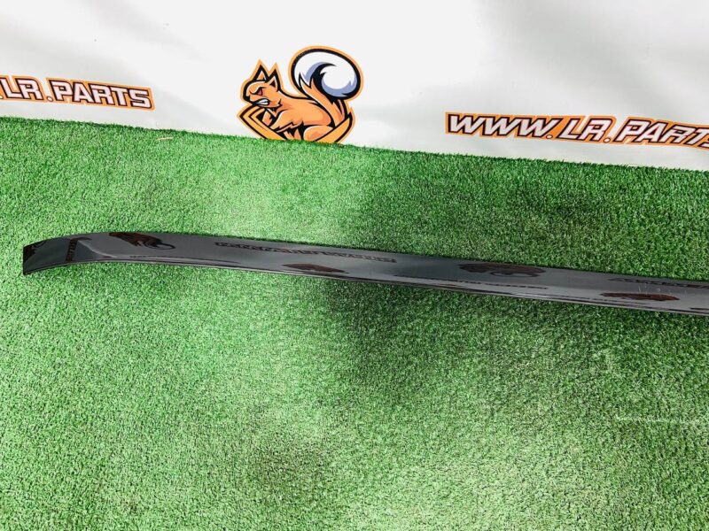 LR072889 Roof molding left outer Range Rover Sport L494 (2014-2022) Used cost 100 € in stock 3 pcs.