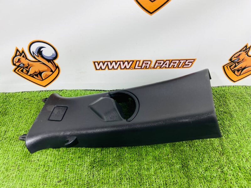 LR084725 Translation from Russian to English: Left central pillar trim for Land Rover Discovery Sport L550 (2015-) Used cost 60 € in stock 1 pcs.