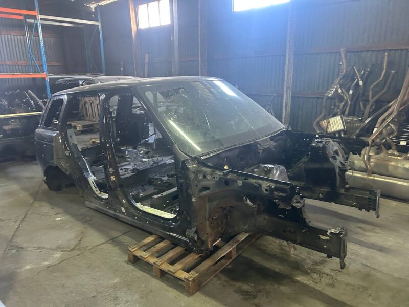 LR111012 Used Body Frame Range Rover L405 (2013-2021) cost  € in stock 1 pcs.