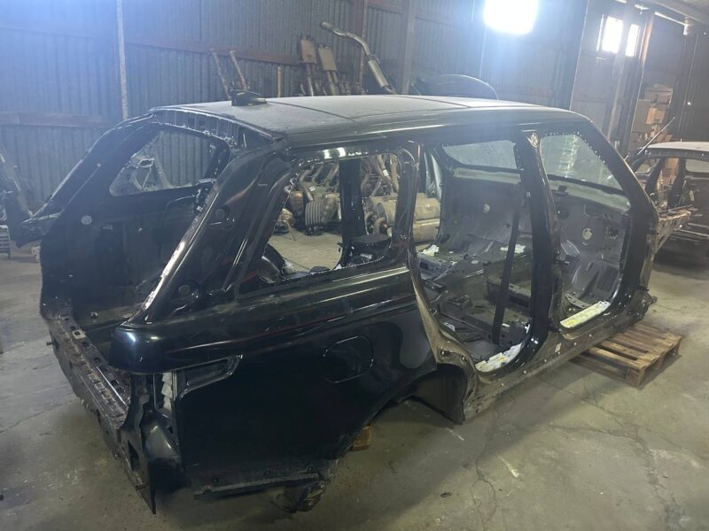 LR111012 Used Body Frame Range Rover L405 (2013-2021) cost  € in stock 1 pcs.