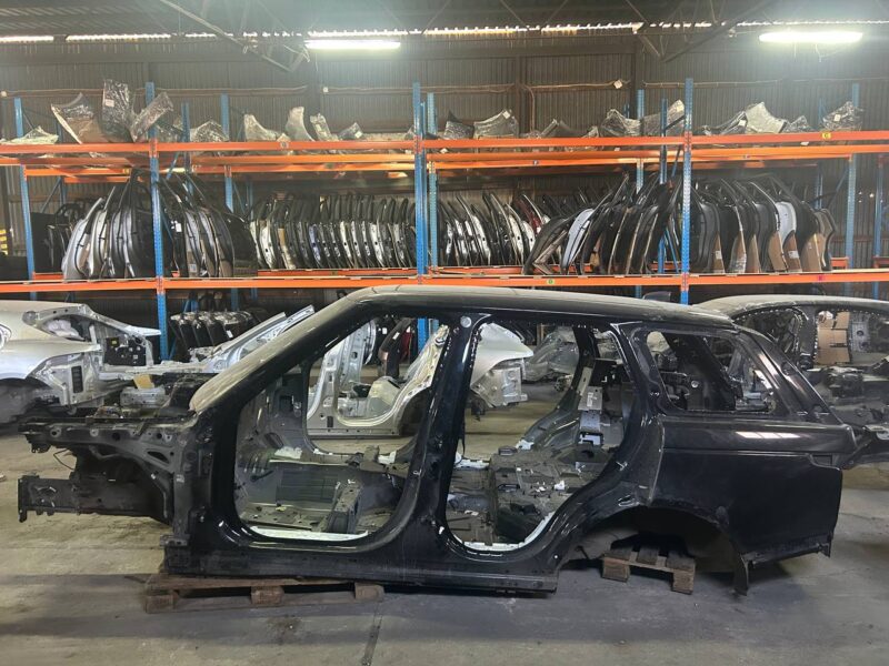 LR111012 Used Body Frame Range Rover L405 (2013-2021) cost  € in stock 1 pcs.