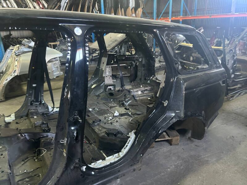 LR111012 Used Body Frame Range Rover L405 (2013-2021) cost  € in stock 1 pcs.