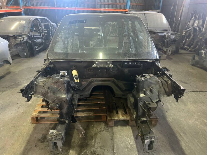 LR111012 Used Body Frame Range Rover L405 (2013-2021) cost  € in stock 1 pcs.