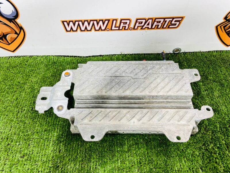 LR118066 AUDIO Amplifier Standard Audio System (Base) AUD4-8 Land Rover Discovery Sport L550 (2015-) Used cost 300 € in stock 1 pcs.