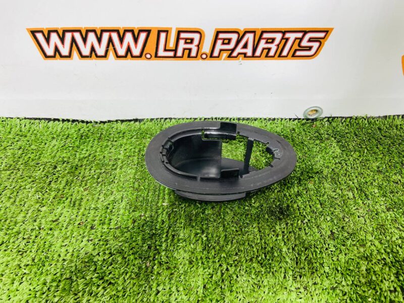 LR125597 Land Rover Discovery Sport L550 (2015-) Used Exhaust Air Duct cost  € in stock 1 pcs.