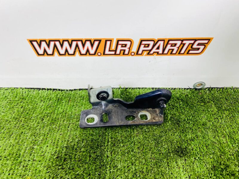 LR128473 Right Wing Mounting bracket for LAND ROVER DISCOVERY SPORT (L550) 2015- Used cost 10 € in stock 1 pcs.