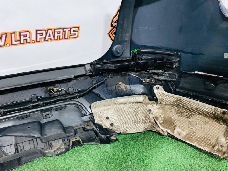 LR129388KIT Rear bumper assembly 2019- Land Rover Discovery Sport L550 (2015-) Used cost  € in stock 1 pcs.