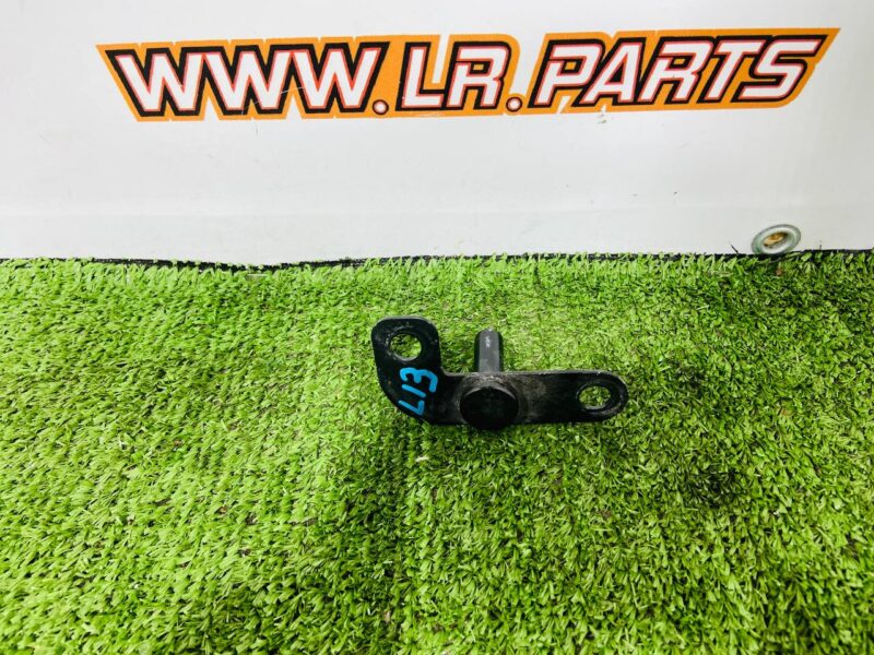 LR133106 Right Radiator Bracket Land Rover Discovery Sport L550 (2015-) Used cost  € in stock 1 pcs.