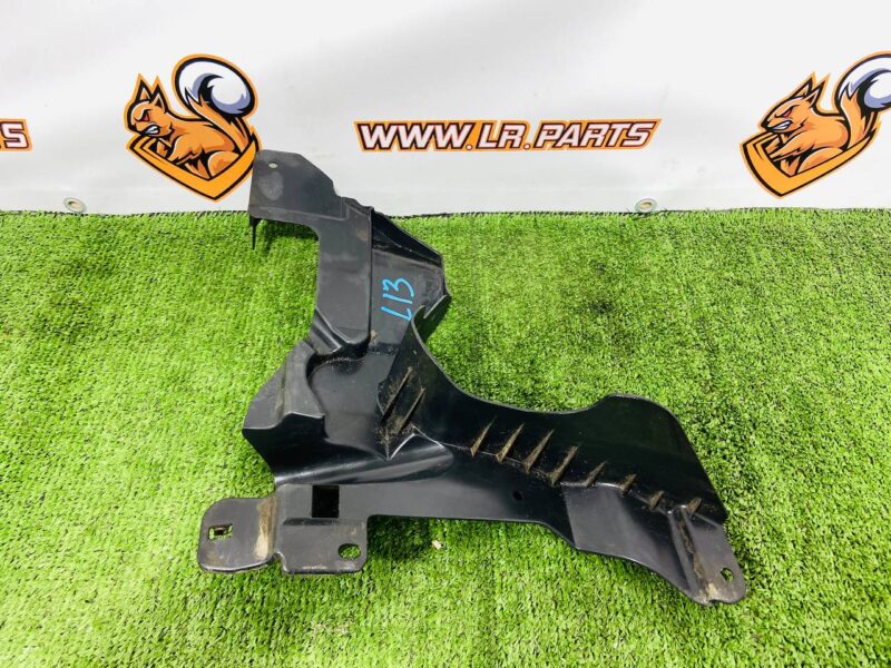 LR135636 Mudguard mounting bracket right Land Rover Discovery Sport L550 (2015-) Used cost 20 € in stock 1 pcs.