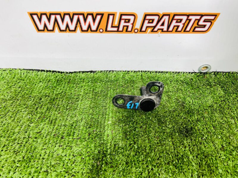 LR136952 Left radiator bracket Land Rover Discovery Sport L550 (2015-) Used cost  € in stock 1 pcs.